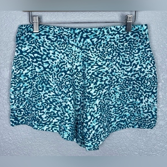 Athleta Balance Clouded Leopard Teal Blue 4” Shortie Shorts Size M NWT - Picture 10 of 13